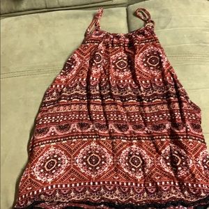 Forever 21 crop top half button still latches